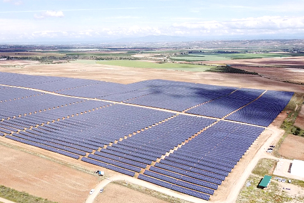 Solar investments: Spanish companies and funds